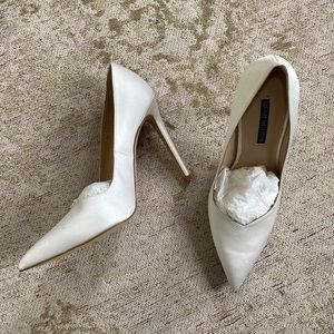 Brand New Stuart Weitzman Anny White Satin Pumps Wedding Bridal Engagement shoes